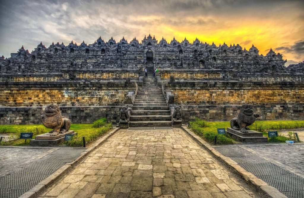 Paket Wisata Borobudur Safee@Trans - Sunrise Punthuk Setumbu