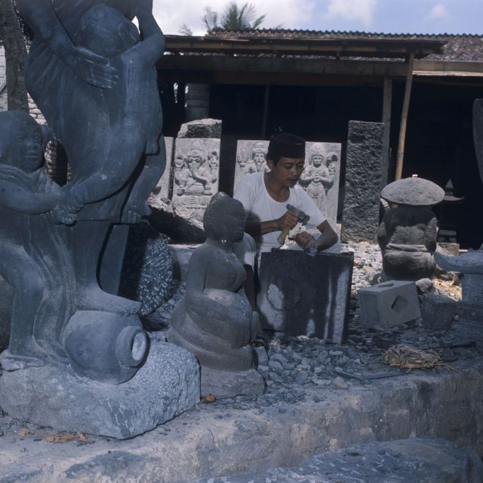 Layanan travel Muntilan terpercaya Safee@Trans untuk perjalanan antar kota nyaman